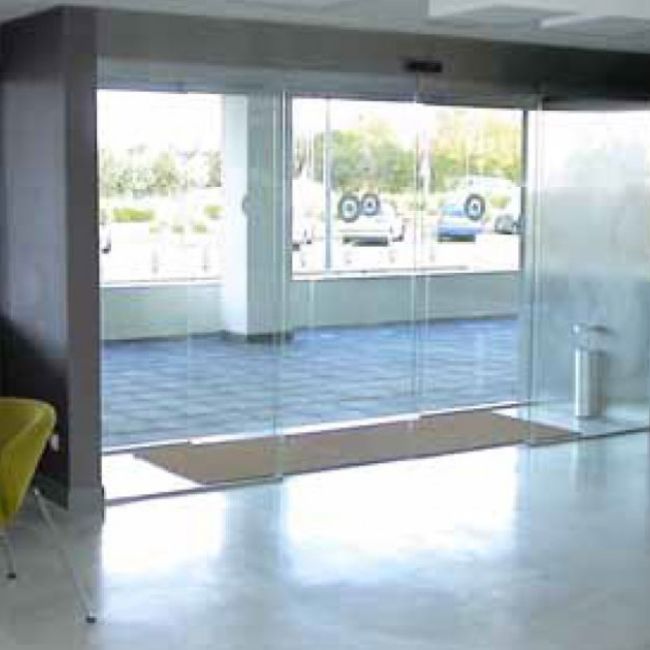 Puertas de vidrio eléctricas en Valladolid