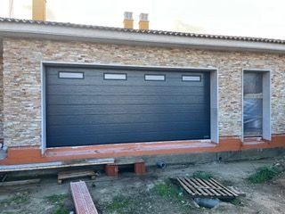 Automatismos para puertas de garaje en Valladolid